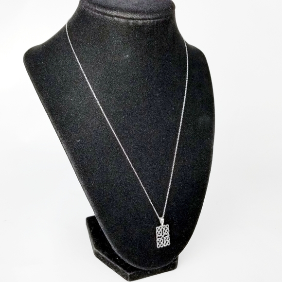 Sterling Silver Celtic Knot Pendant Necklace EUC - Picture 8 of 12
